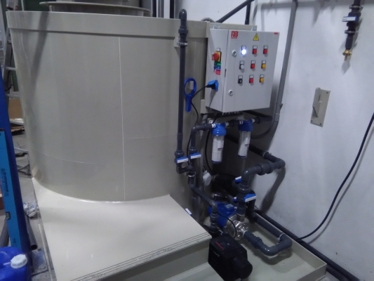 dod&aacute;n&iacute; recyklačn&iacute; n&aacute;drže odma&scaron;ťovac&iacute; l&aacute;zně pro vysokotlak&eacute; myt&iacute;