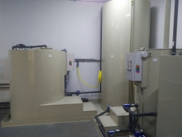 Recyklace fosfátovací lázně s neutralizační stanicí a vysokotlaký agregát s elektrickým ohřevem RB-30E