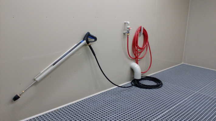 SELECT s.r.o. (Doln&yacute; Kub&iacute;n), pracovi&scaron;tě vysokotlak&eacute;ho či&scaron;těn&iacute; d&iacute;lů po termick&eacute;m odlakov&aacute;n&iacute;